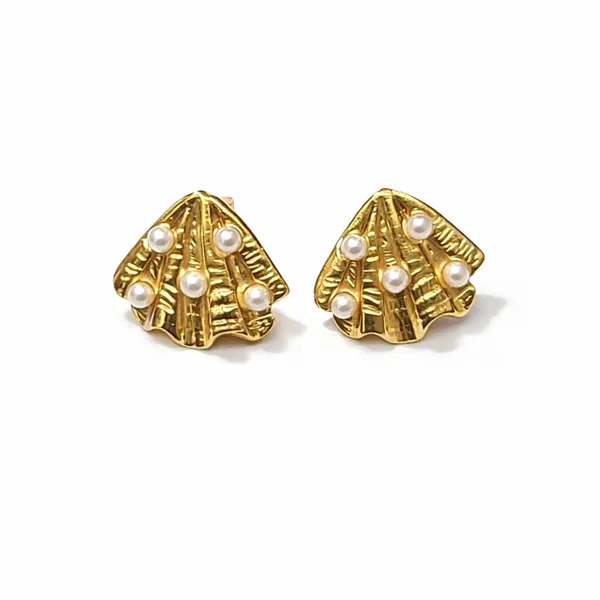 Gold_Plated_Seashell_Pearl_Stud_Earrings_For_Women
